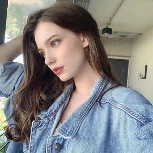 Meet your Posher, Camila